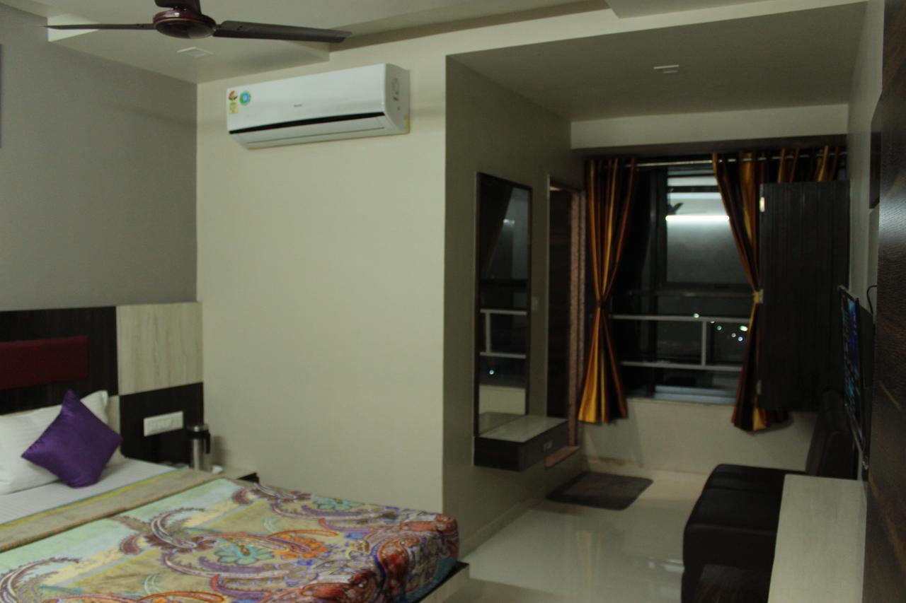 Apollo Hotel Ahmedabad Exterior photo